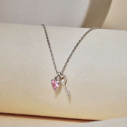 [AuraEcho]Unique Heart Shape Key Pendent Necklace