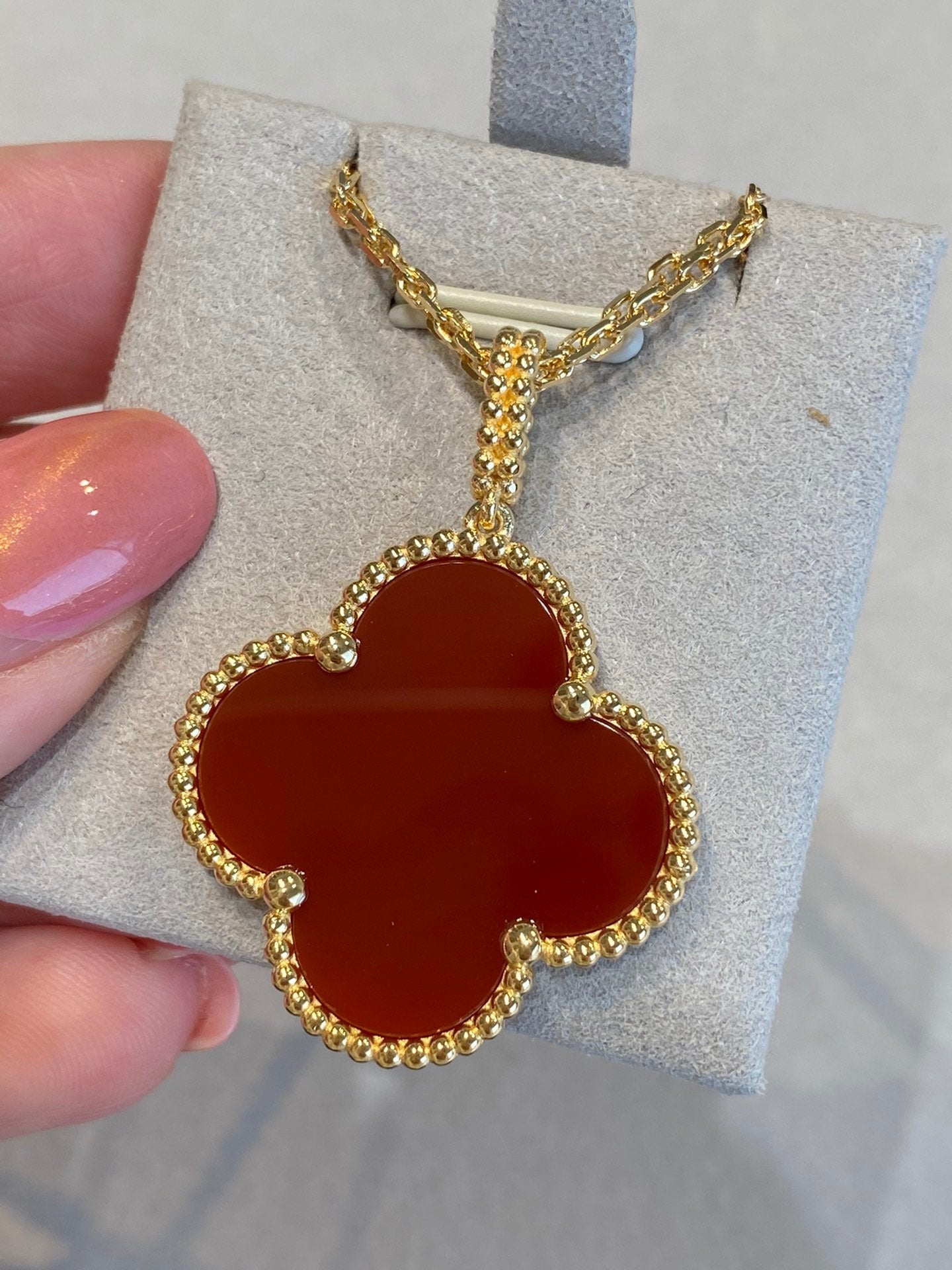 [AuraEcho]CLOVER 25MM NECKLACE GOLD CARNELIAN